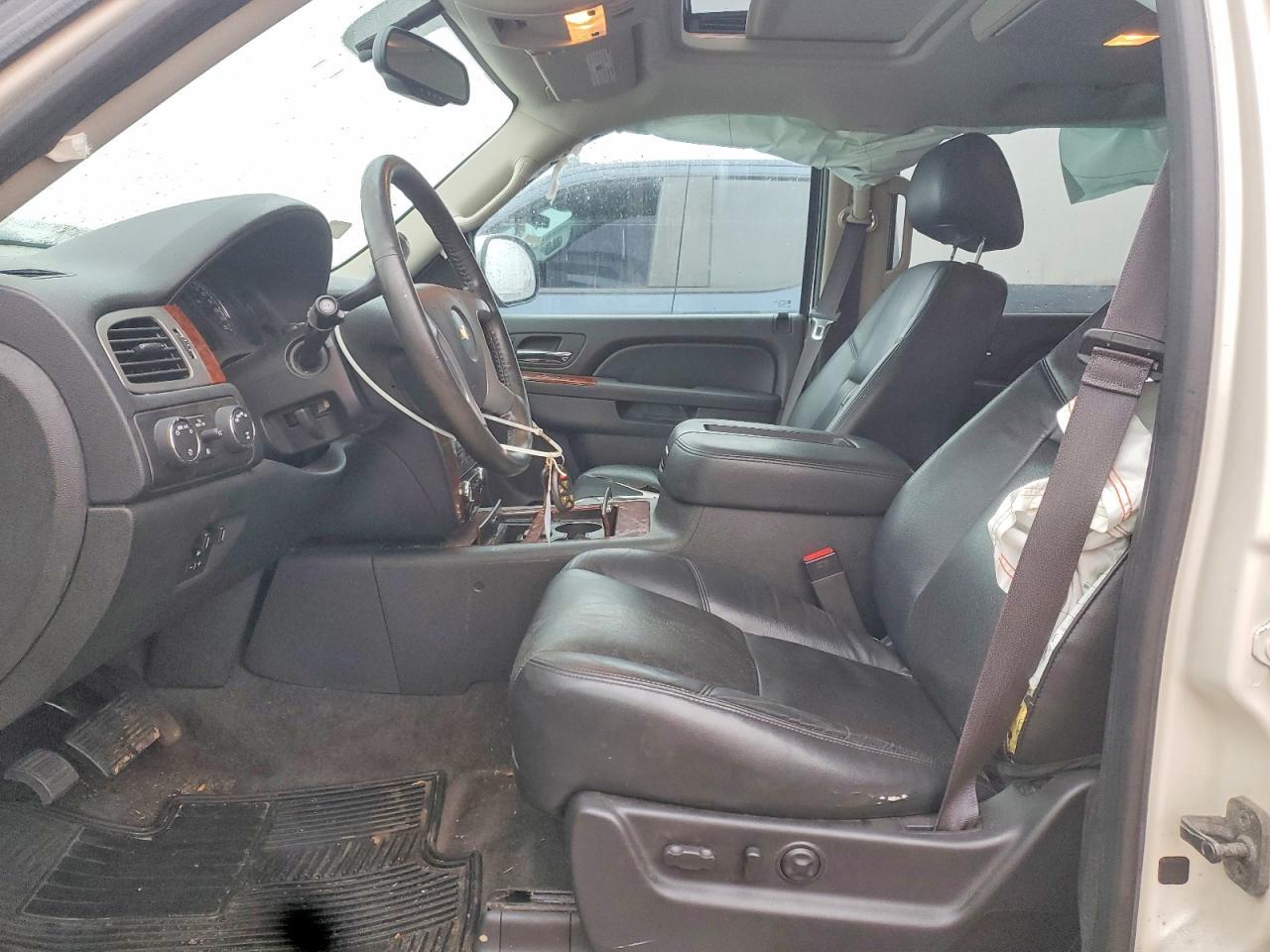2014 CHEVROLET Suburban