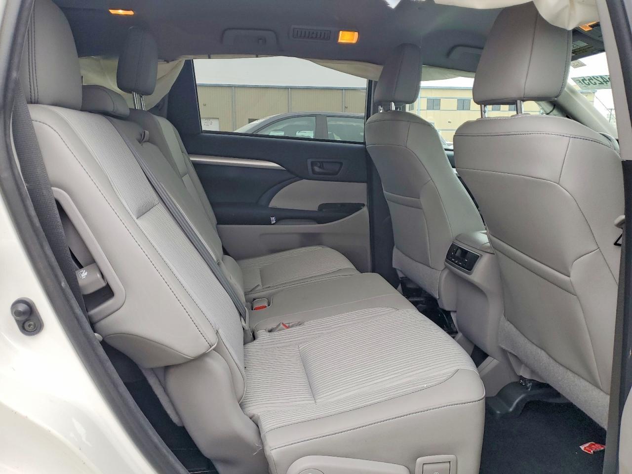 2015 TOYOTA HIGHLANDER