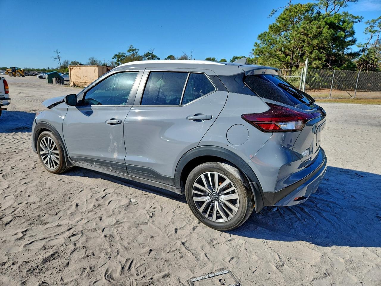 2024 NISSAN KICKS