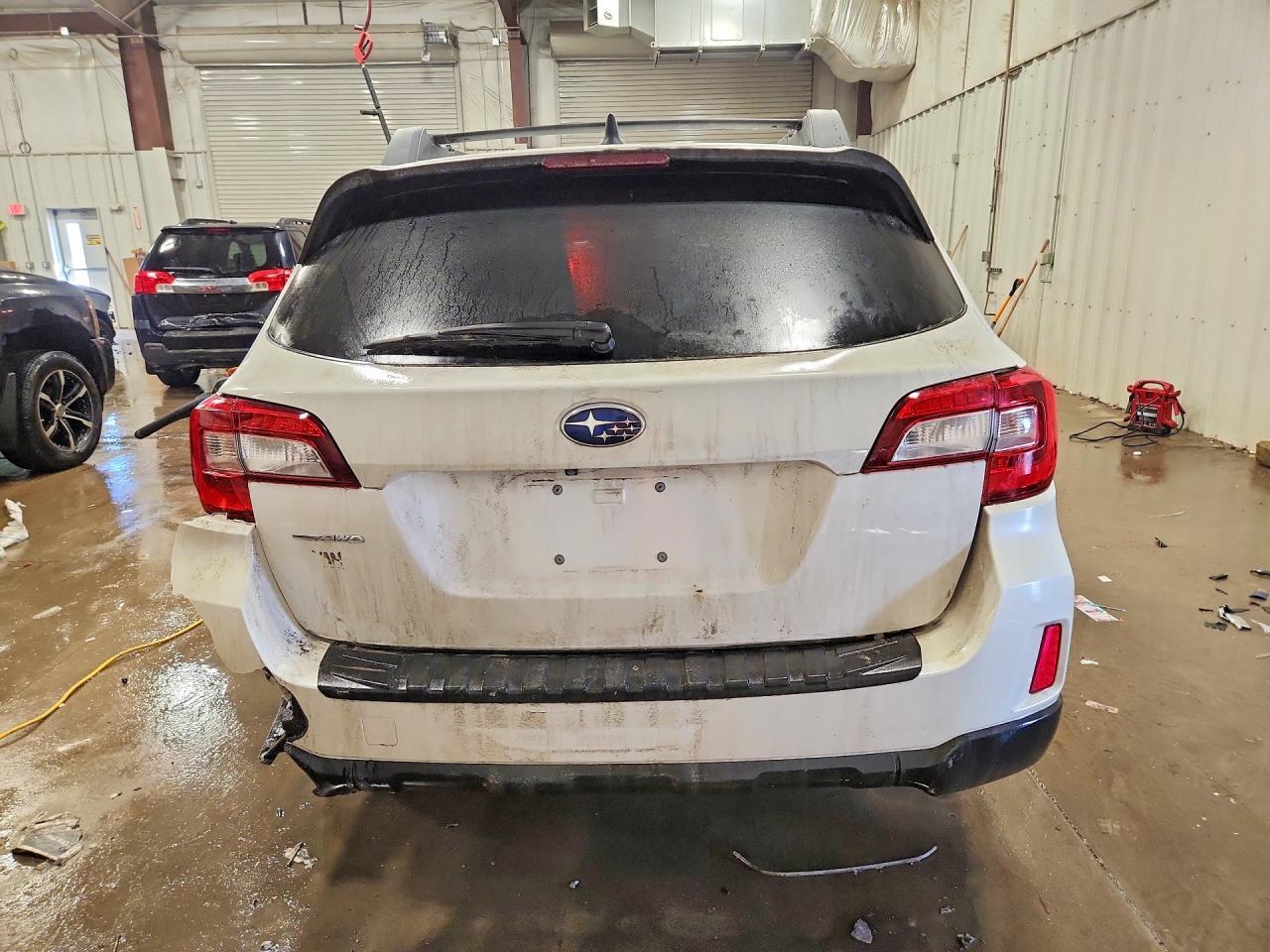 2016 SUBARU Outback