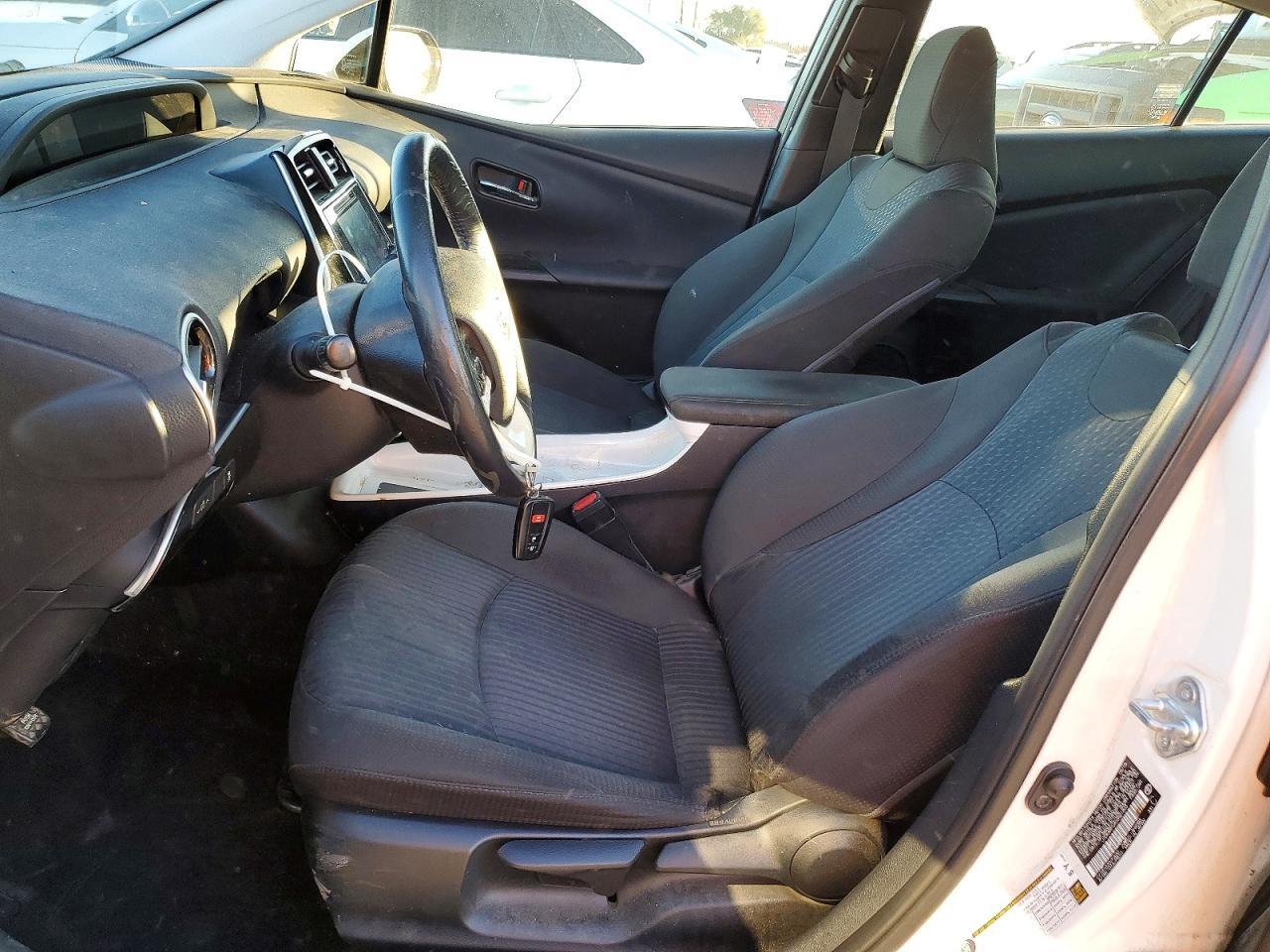 2016 TOYOTA PRIUS