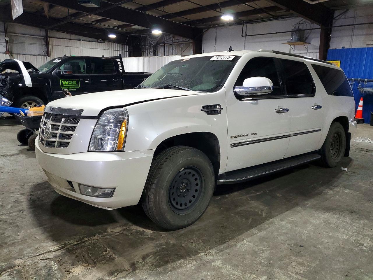 2011 CADILLAC Escalade ESV