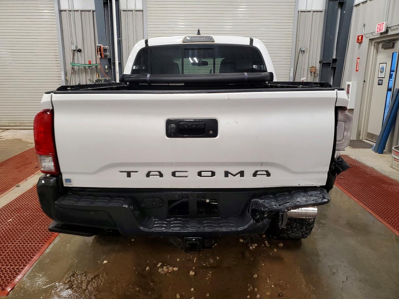 2017 TOYOTA TACOMA