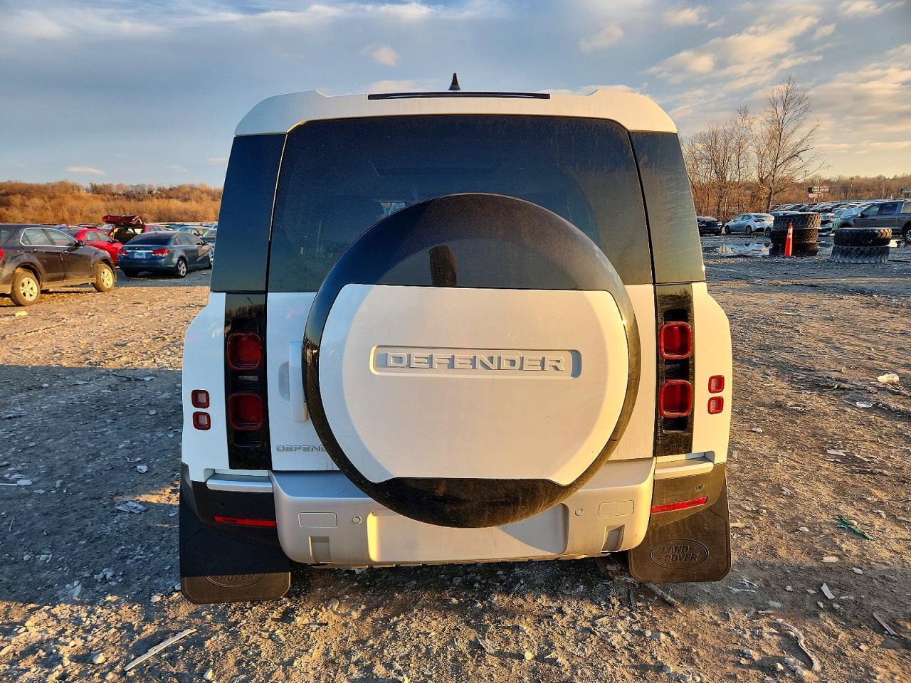 2024 LAND ROVER Defender