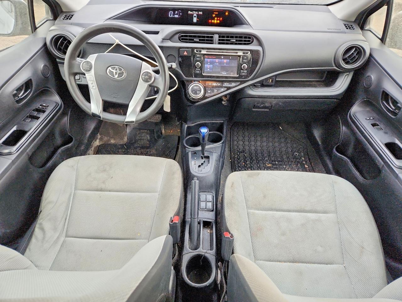 2015 TOYOTA Prius c