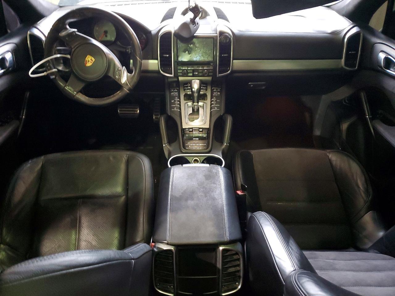 2013 PORSCHE CAYENNE