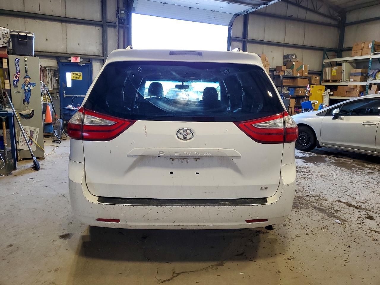 2015 TOYOTA SIENNA