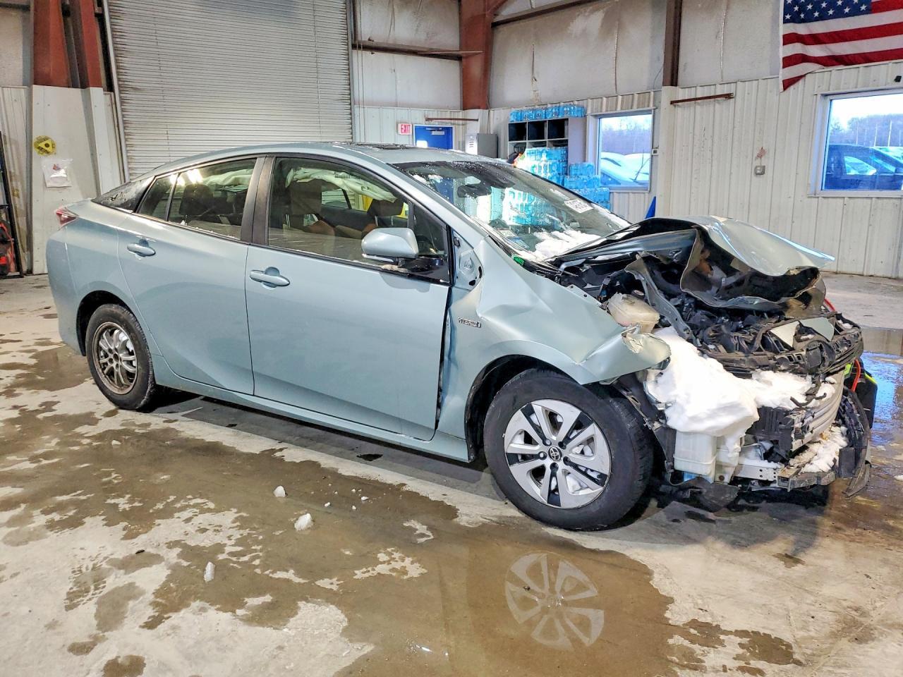 2016 TOYOTA PRIUS