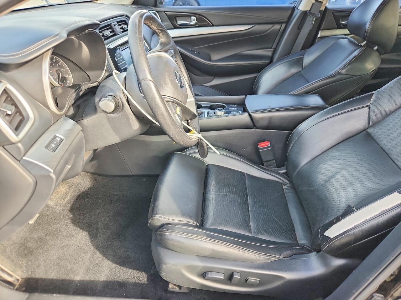 2017 NISSAN Maxima