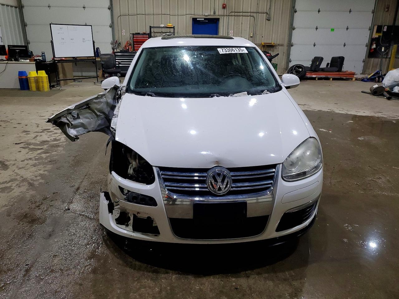 2010 VOLKSWAGEN JETTA
