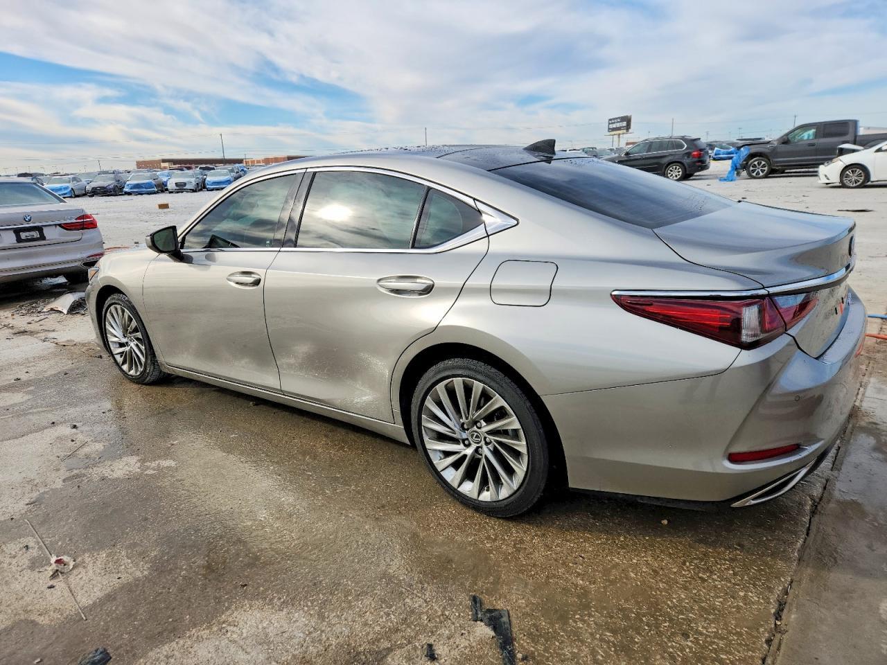 2021 LEXUS ES 350
