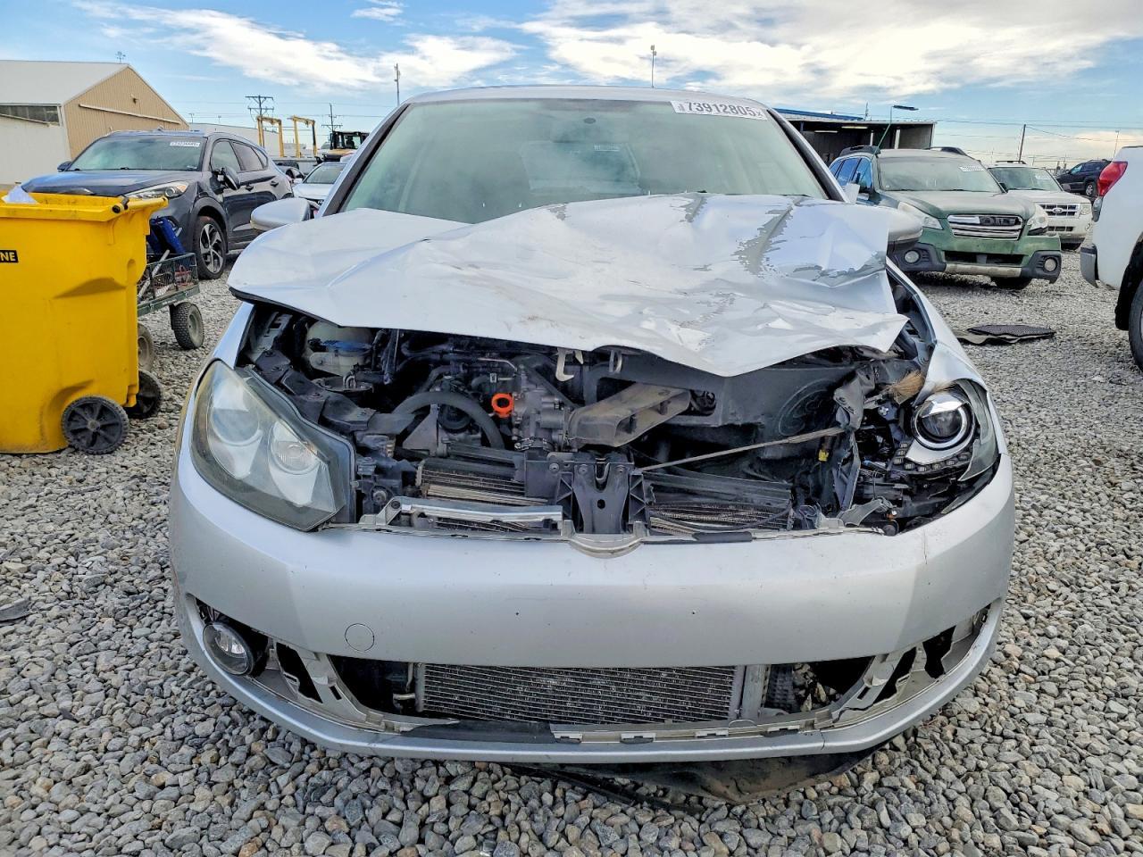 2013 VOLKSWAGEN GOLF