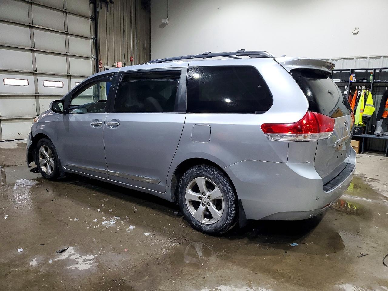 2014 TOYOTA SIENNA