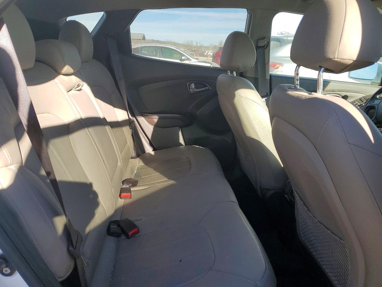 2015 HYUNDAI TUCSON