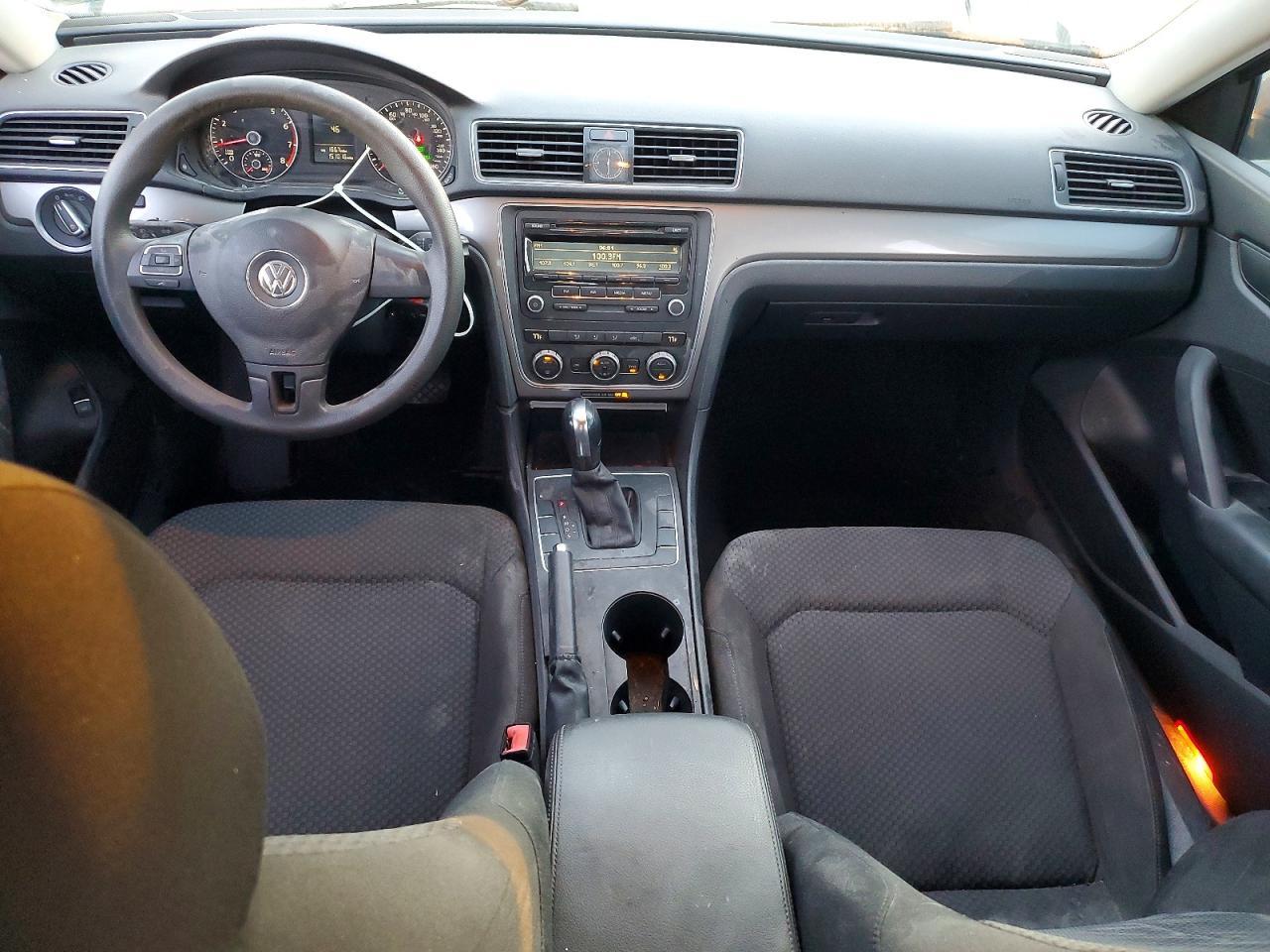 2012 VOLKSWAGEN Passat
