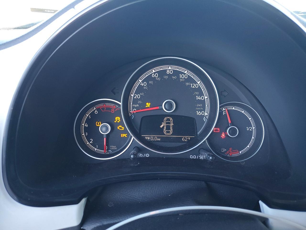 2017 VOLKSWAGEN Beetle