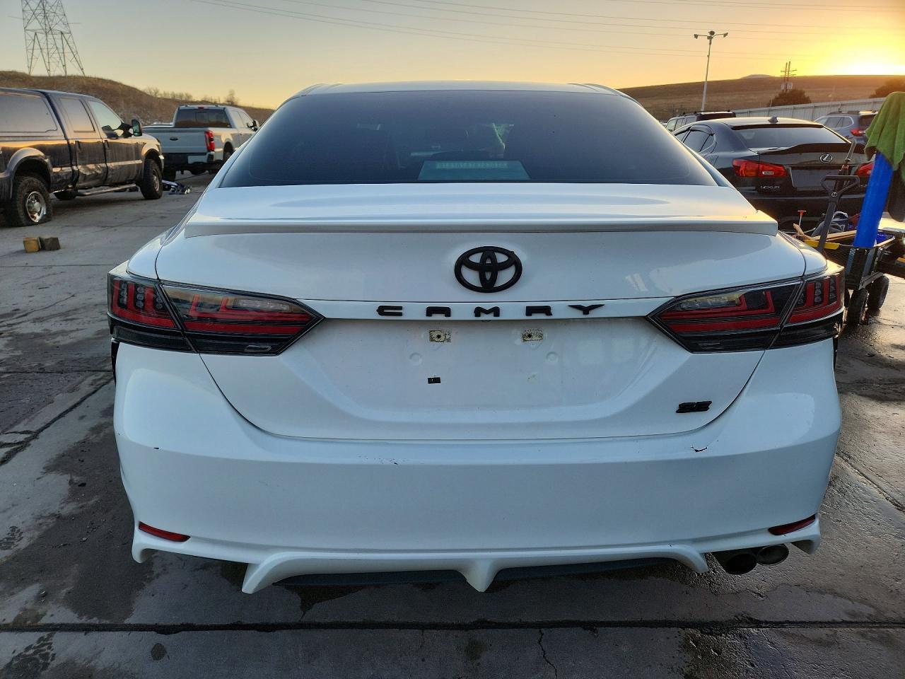 2018 TOYOTA CAMRY