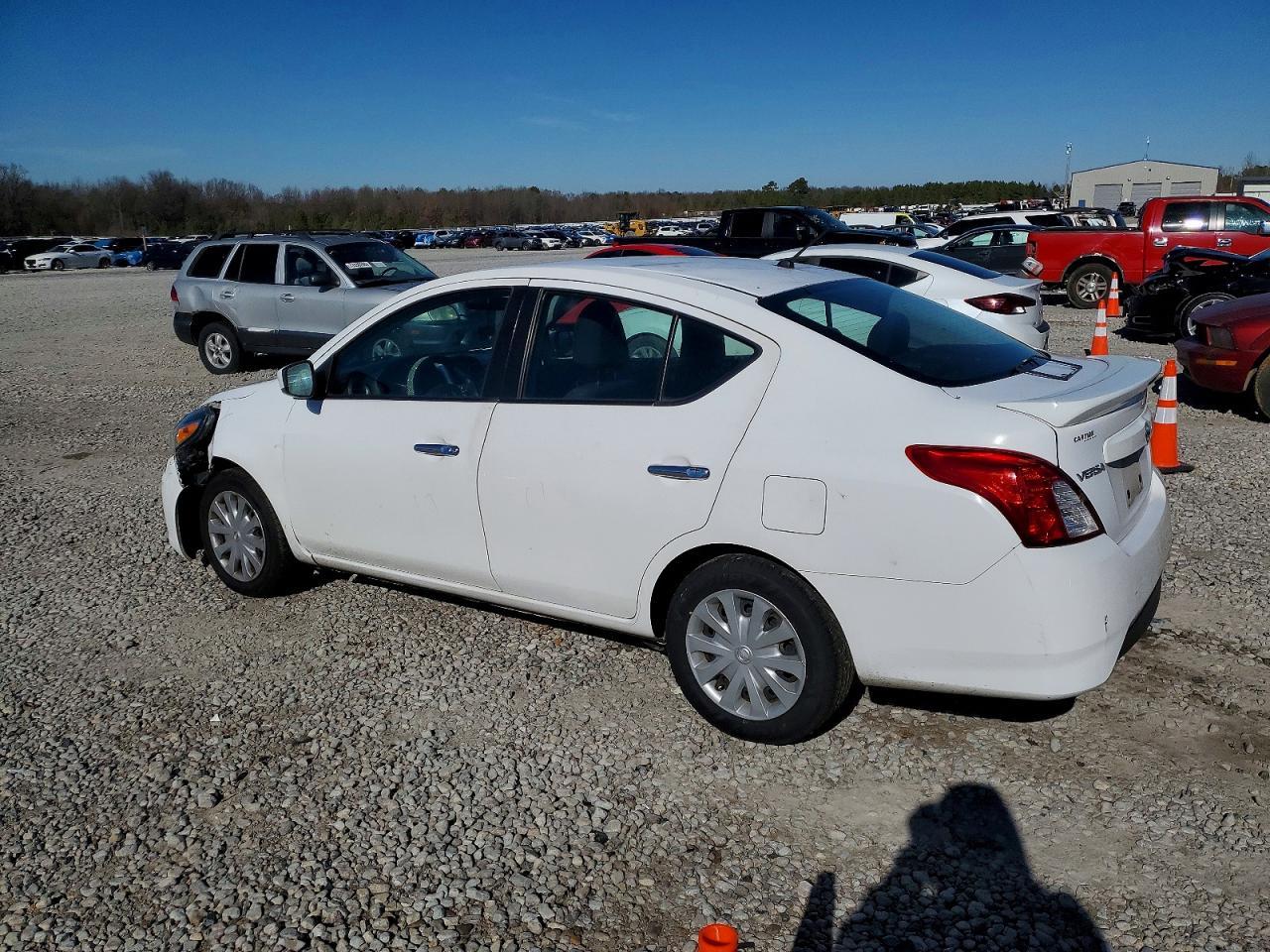 2019 NISSAN VERSA