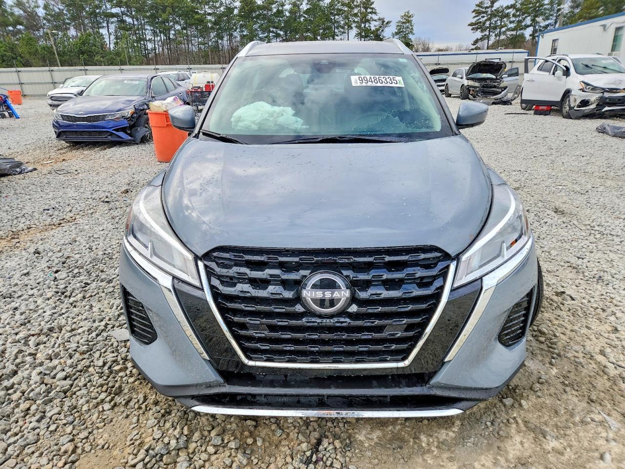 2024 NISSAN KICKS