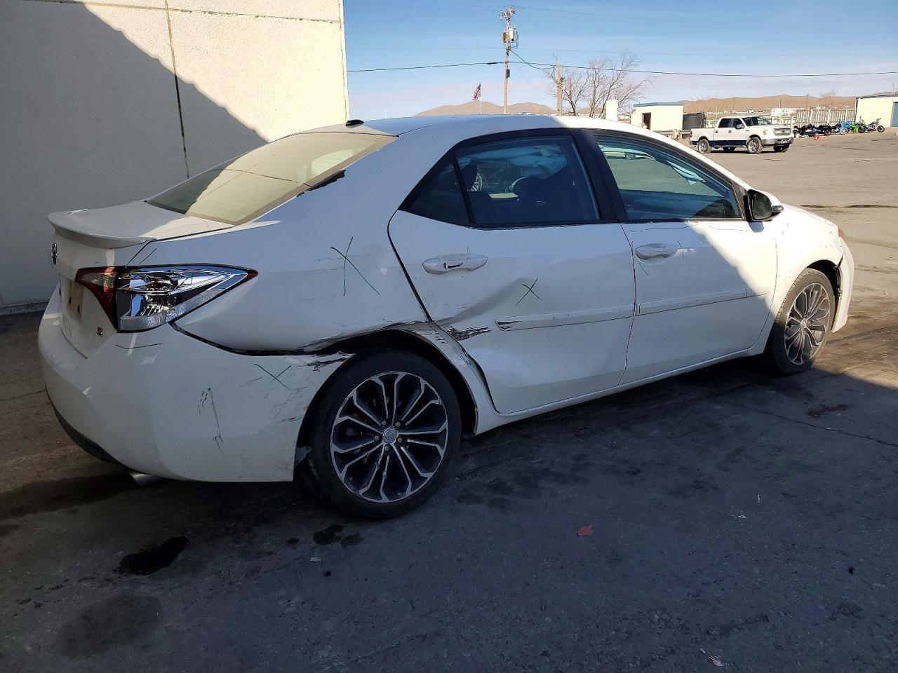 2016 TOYOTA COROLLA