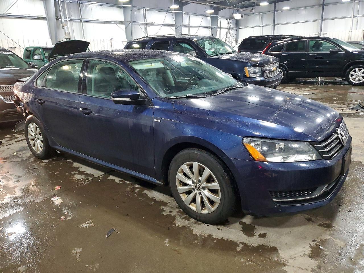 2015 VOLKSWAGEN Passat