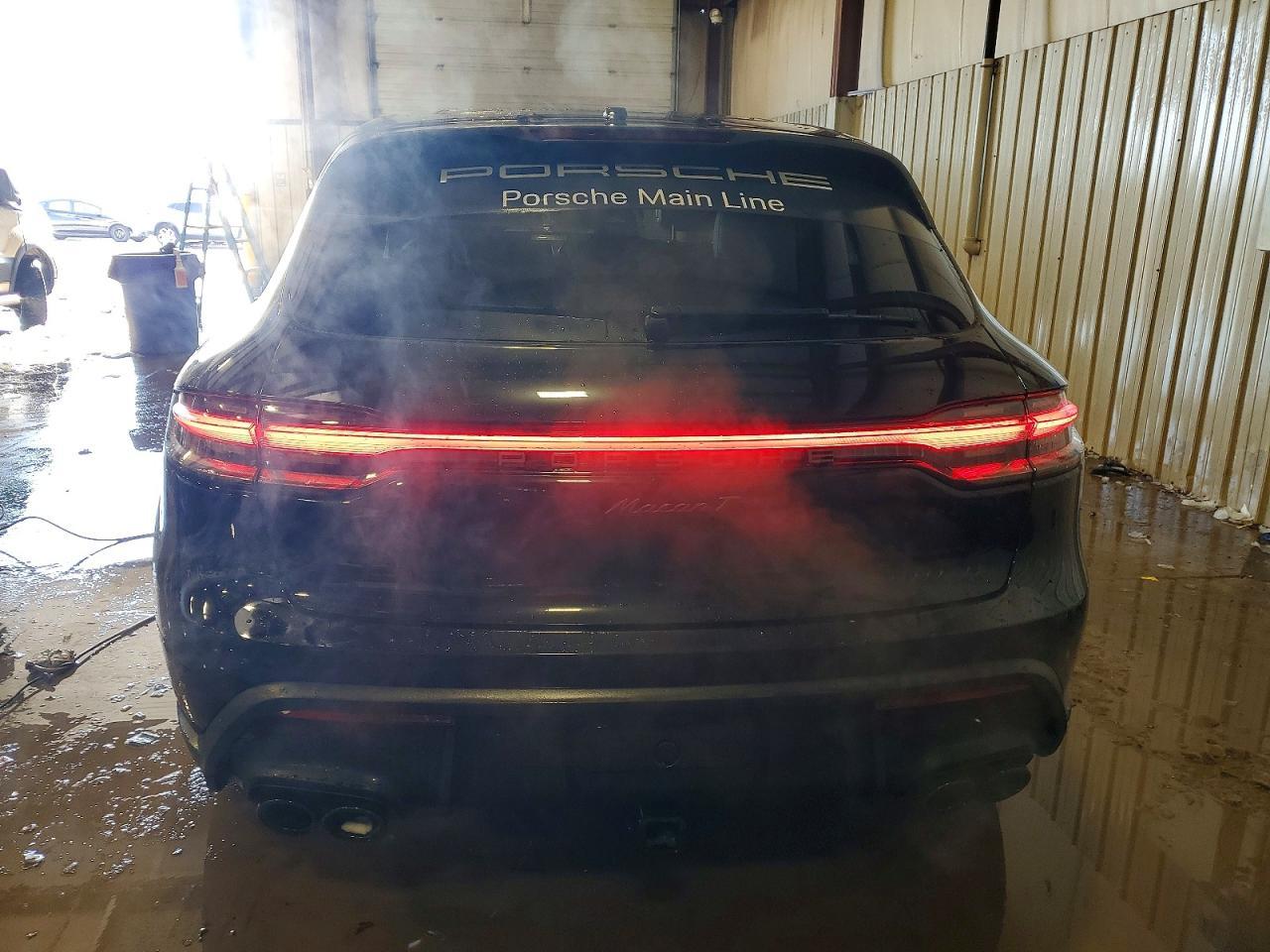 2025 PORSCHE Macan