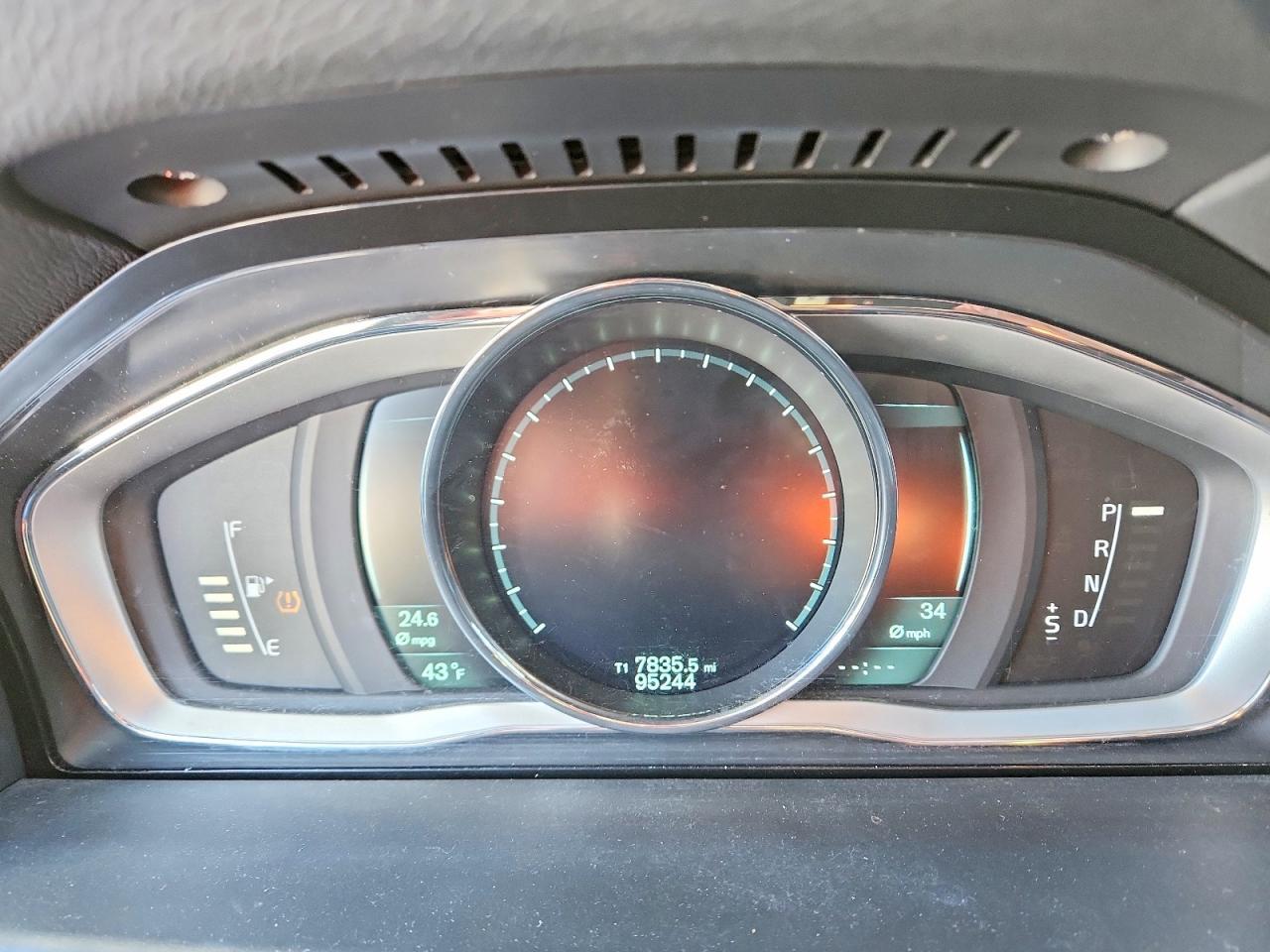 2015 VOLVO XC70