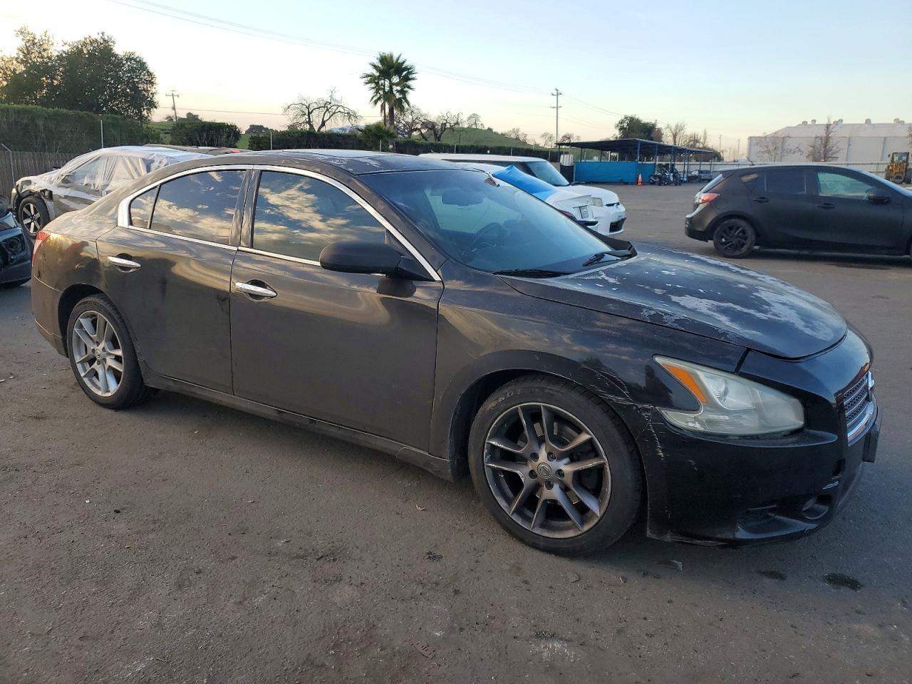 2009 NISSAN Maxima
