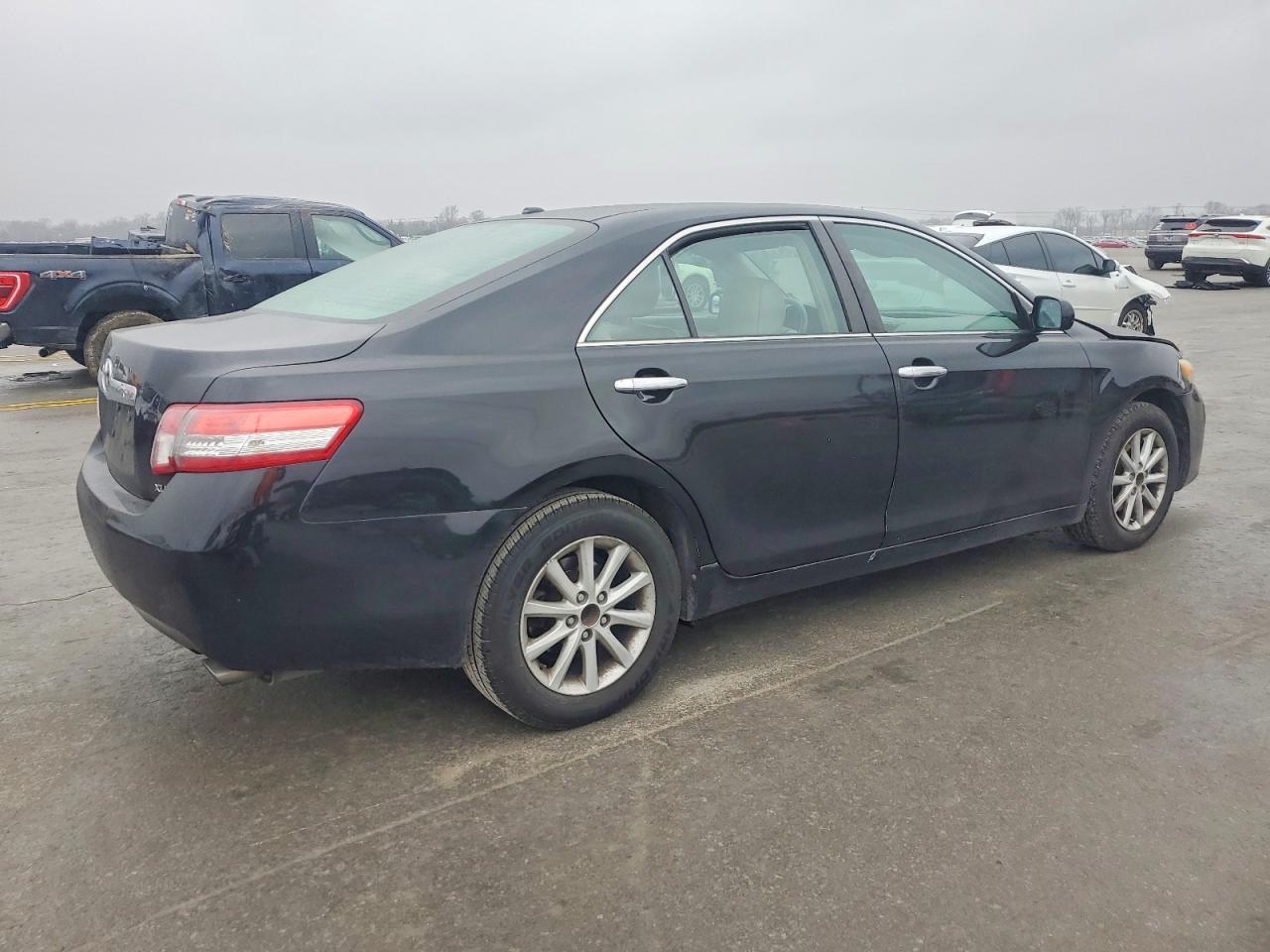 2011 TOYOTA CAMRY