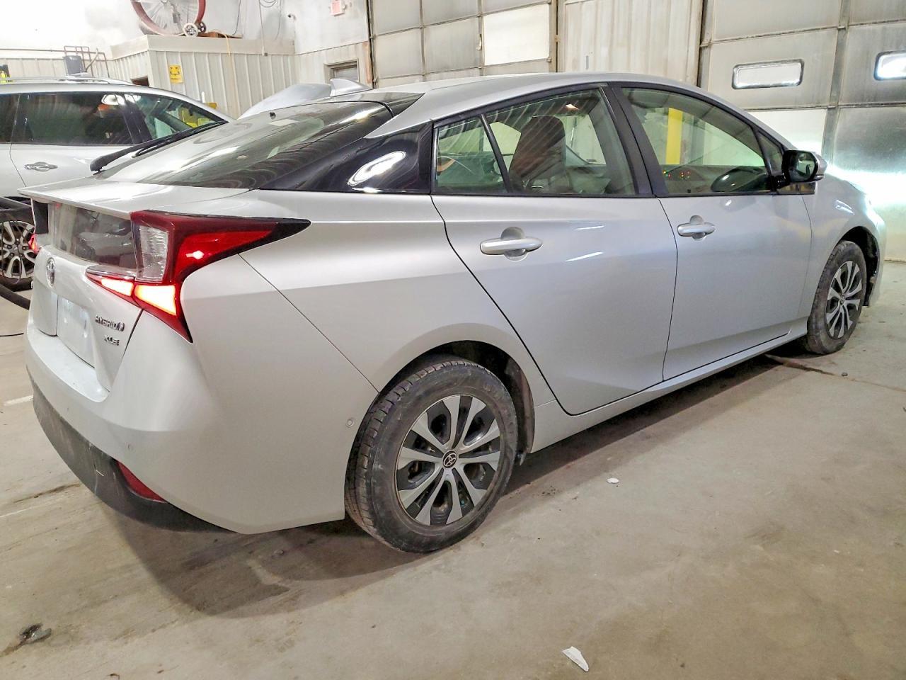 2019 TOYOTA PRIUS