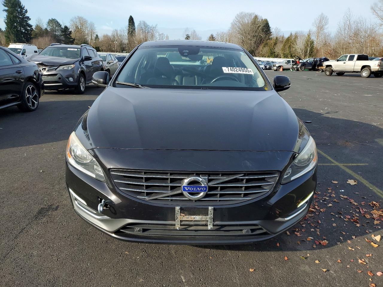2015 VOLVO S60