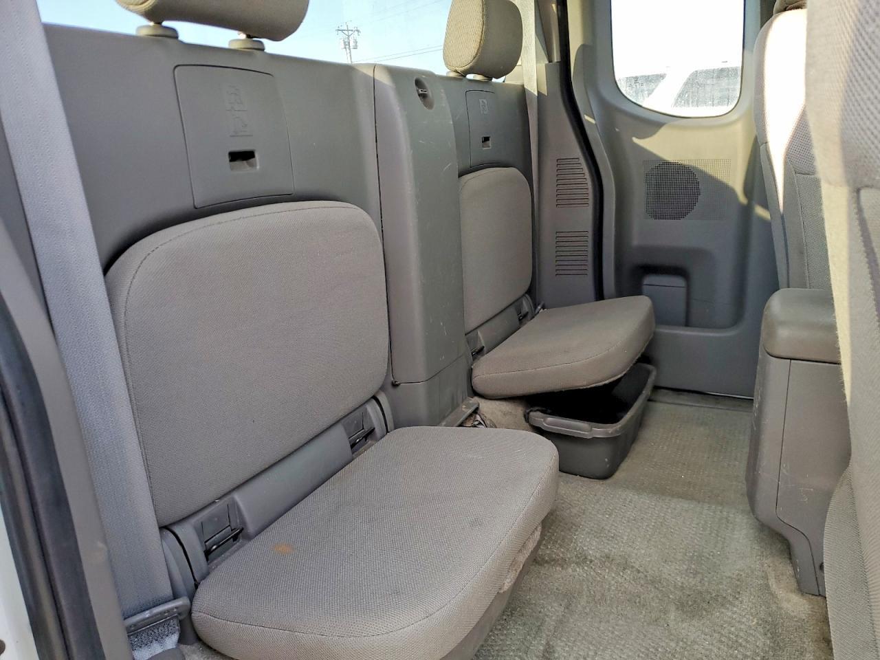 2017 NISSAN Frontier
