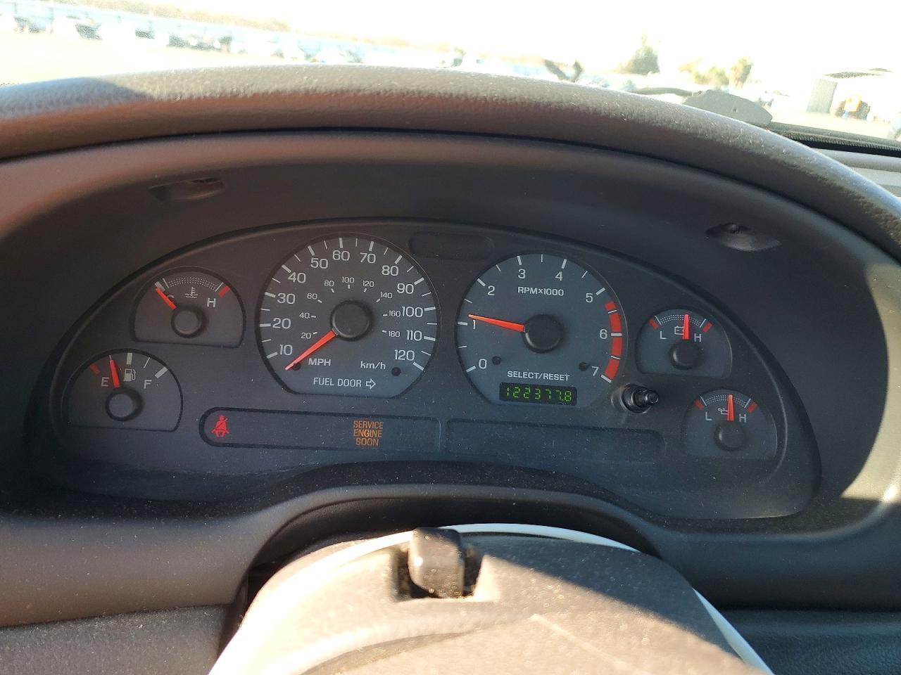 2004 FORD MUSTANG