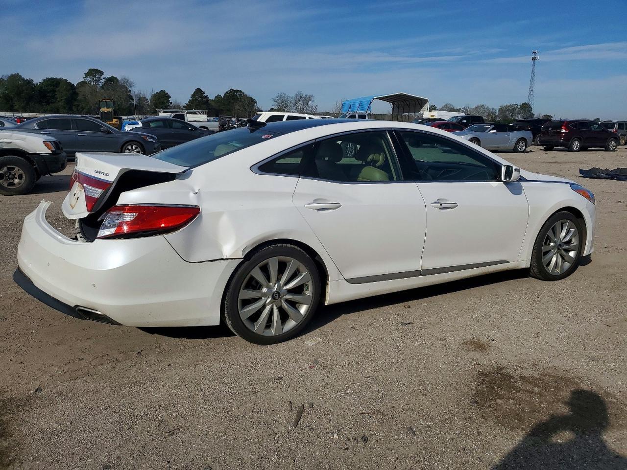 2015 HYUNDAI Azera