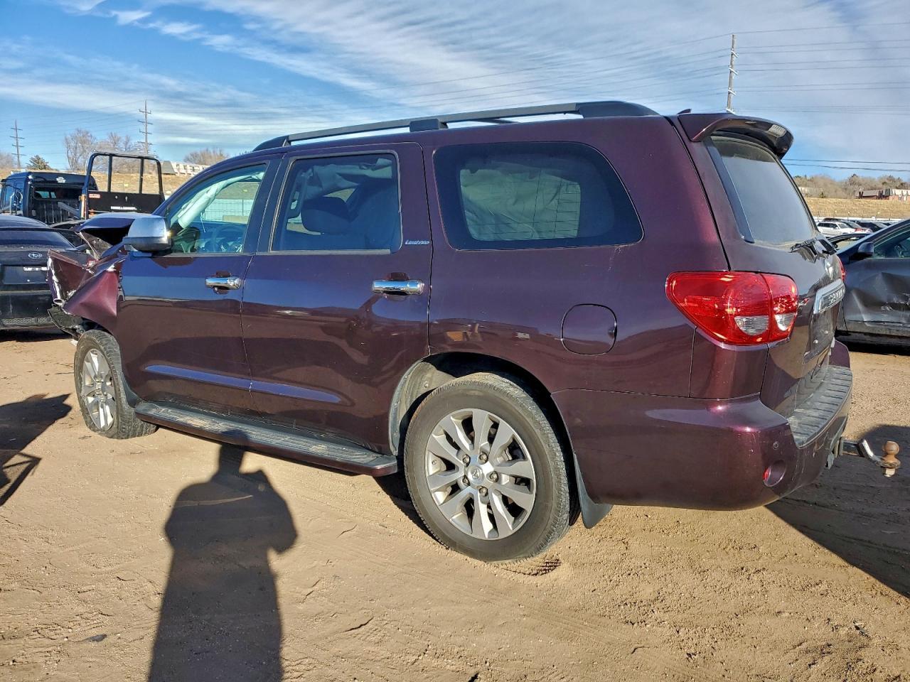 2013 TOYOTA Sequoia