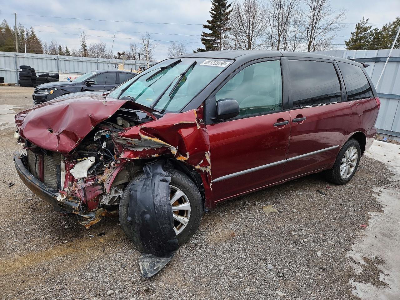 2004 TOYOTA SIENNA