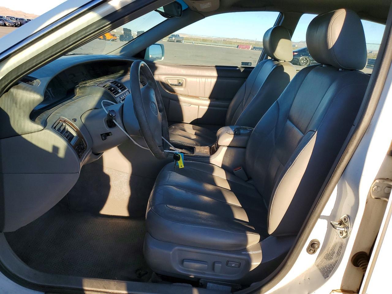 2001 TOYOTA Avalon