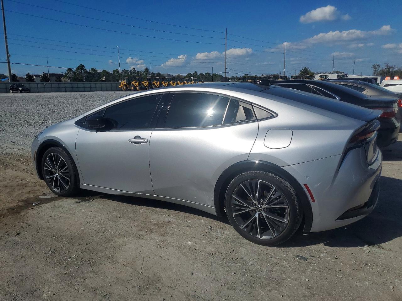 2024 TOYOTA PRIUS