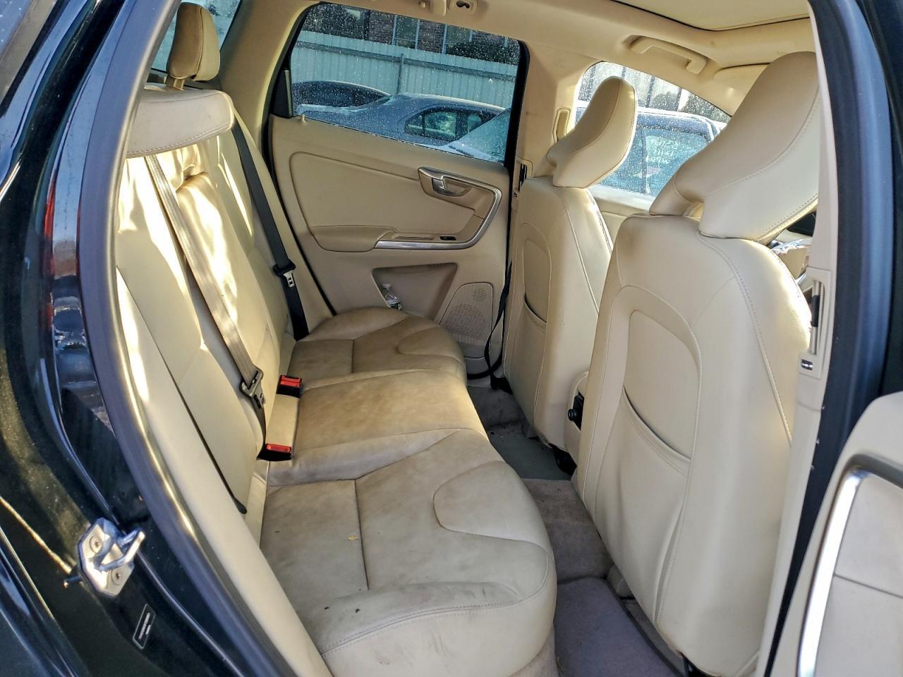 2015 VOLVO XC60