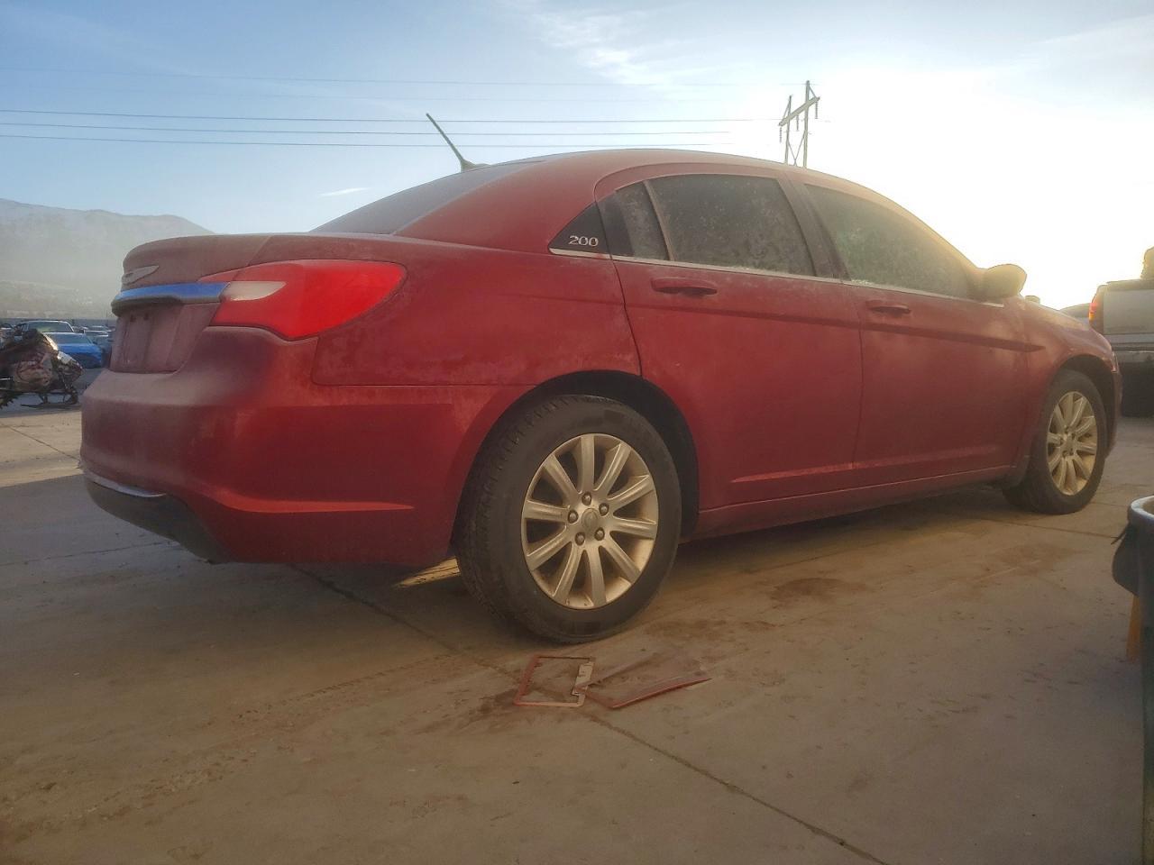 2013 CHRYSLER 200