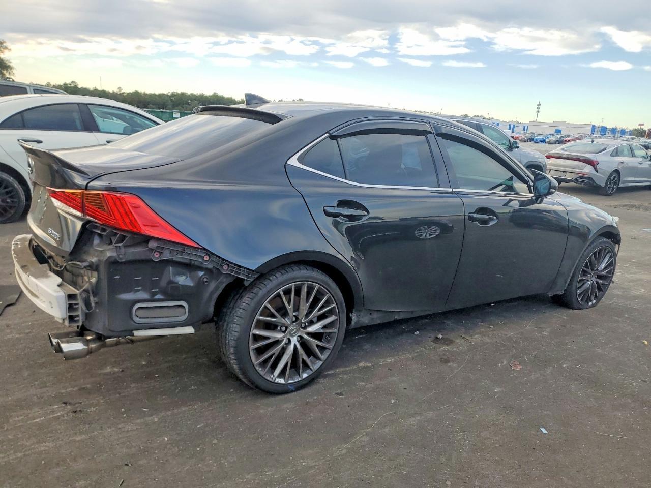 2017 LEXUS IS 200t