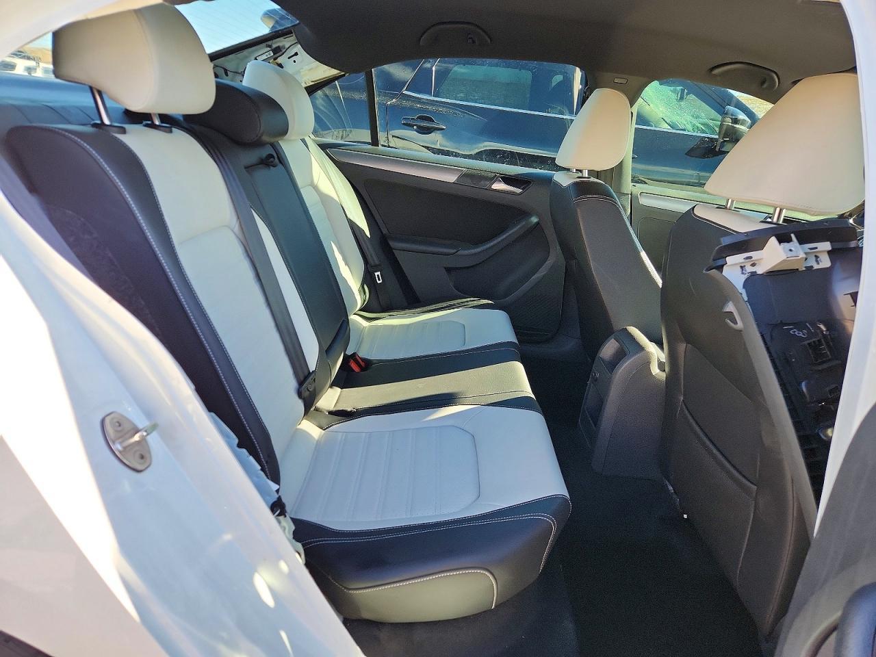 2016 VOLKSWAGEN JETTA