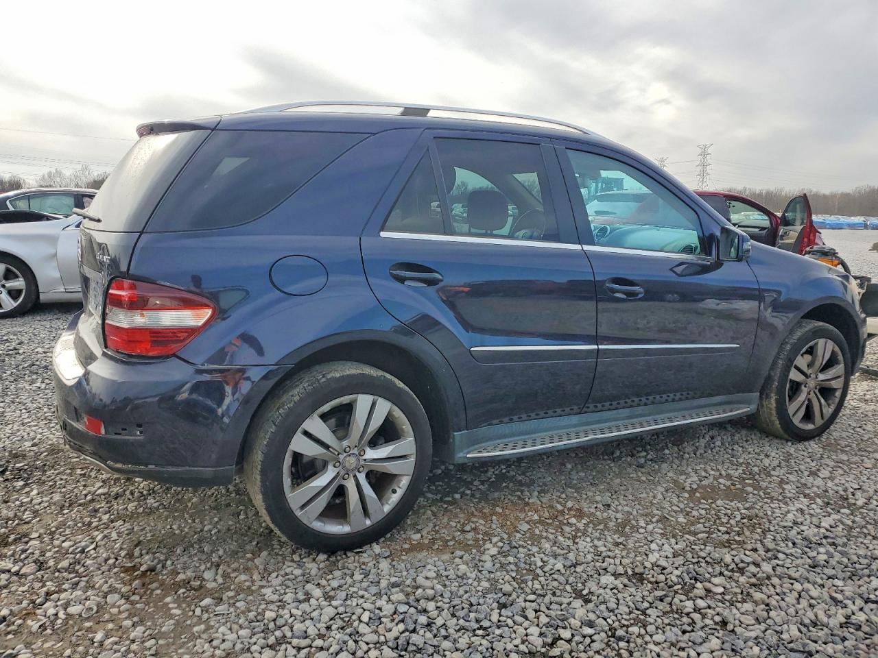 2011 MERCEDES-BENZ ML-Class