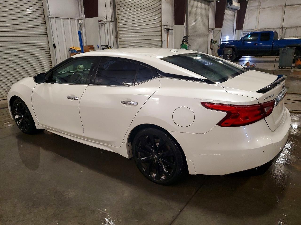 2017 NISSAN Maxima