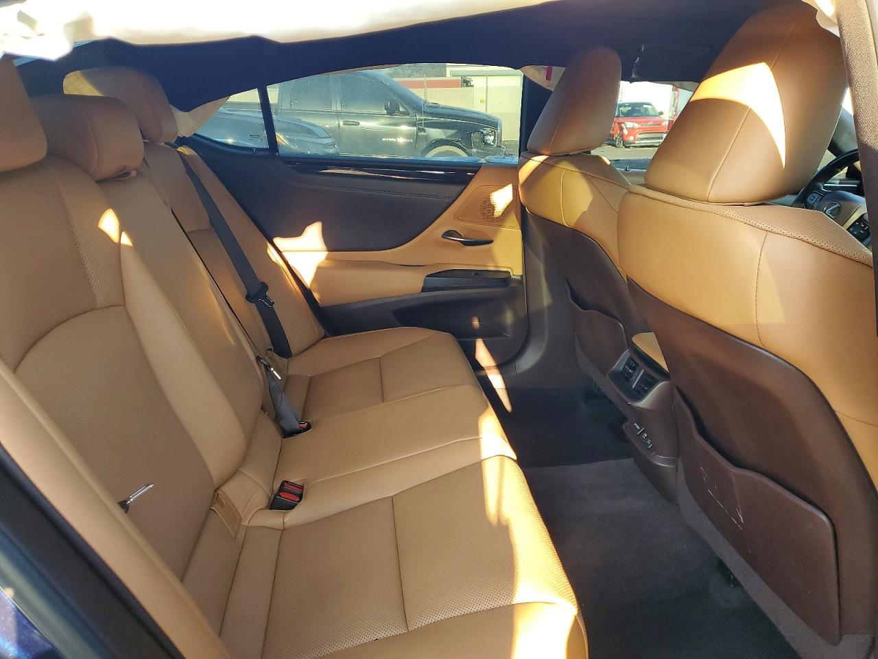 2021 LEXUS ES 250