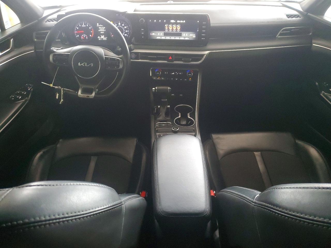 2022 KIA K5