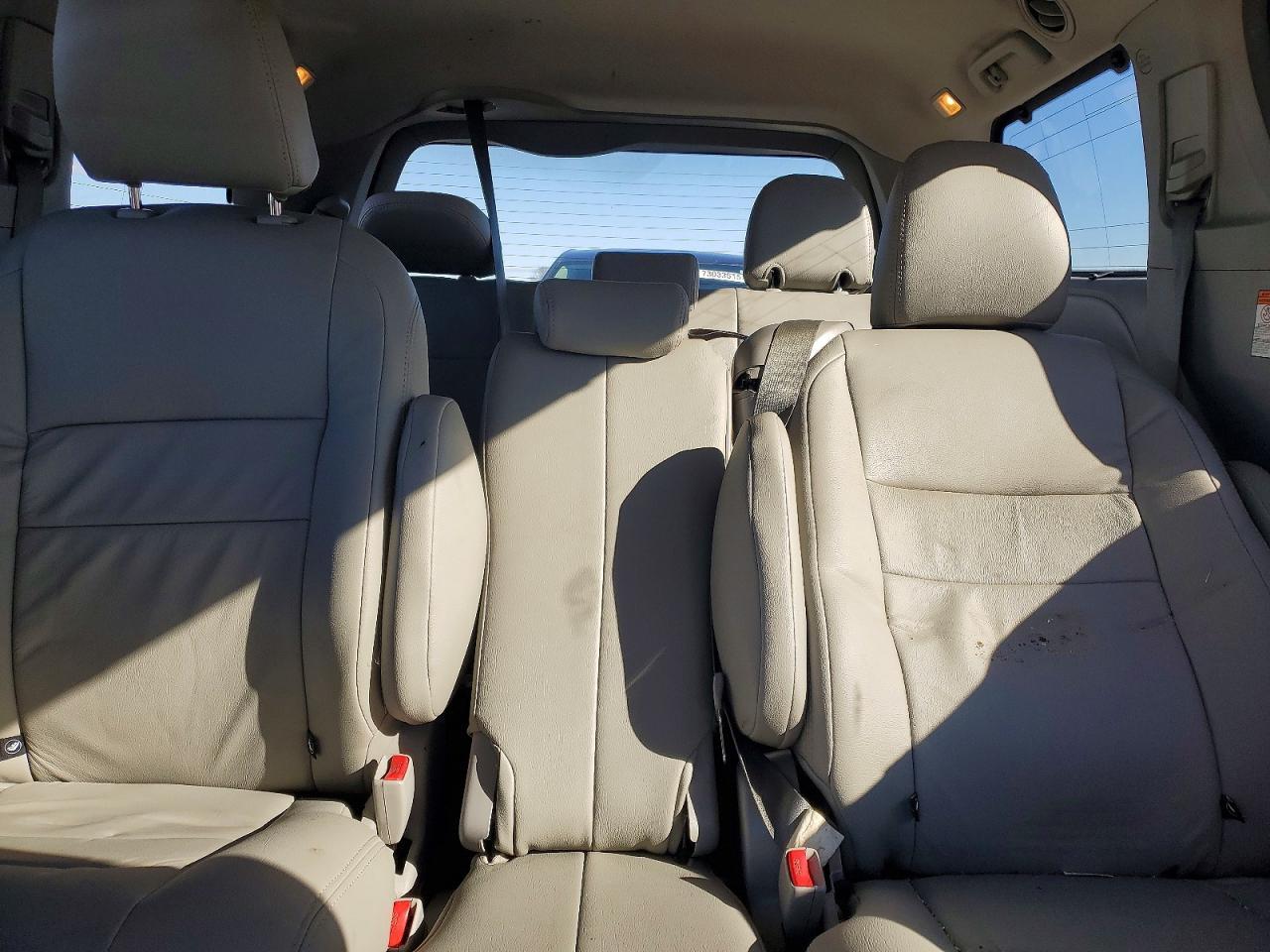 2015 TOYOTA SIENNA