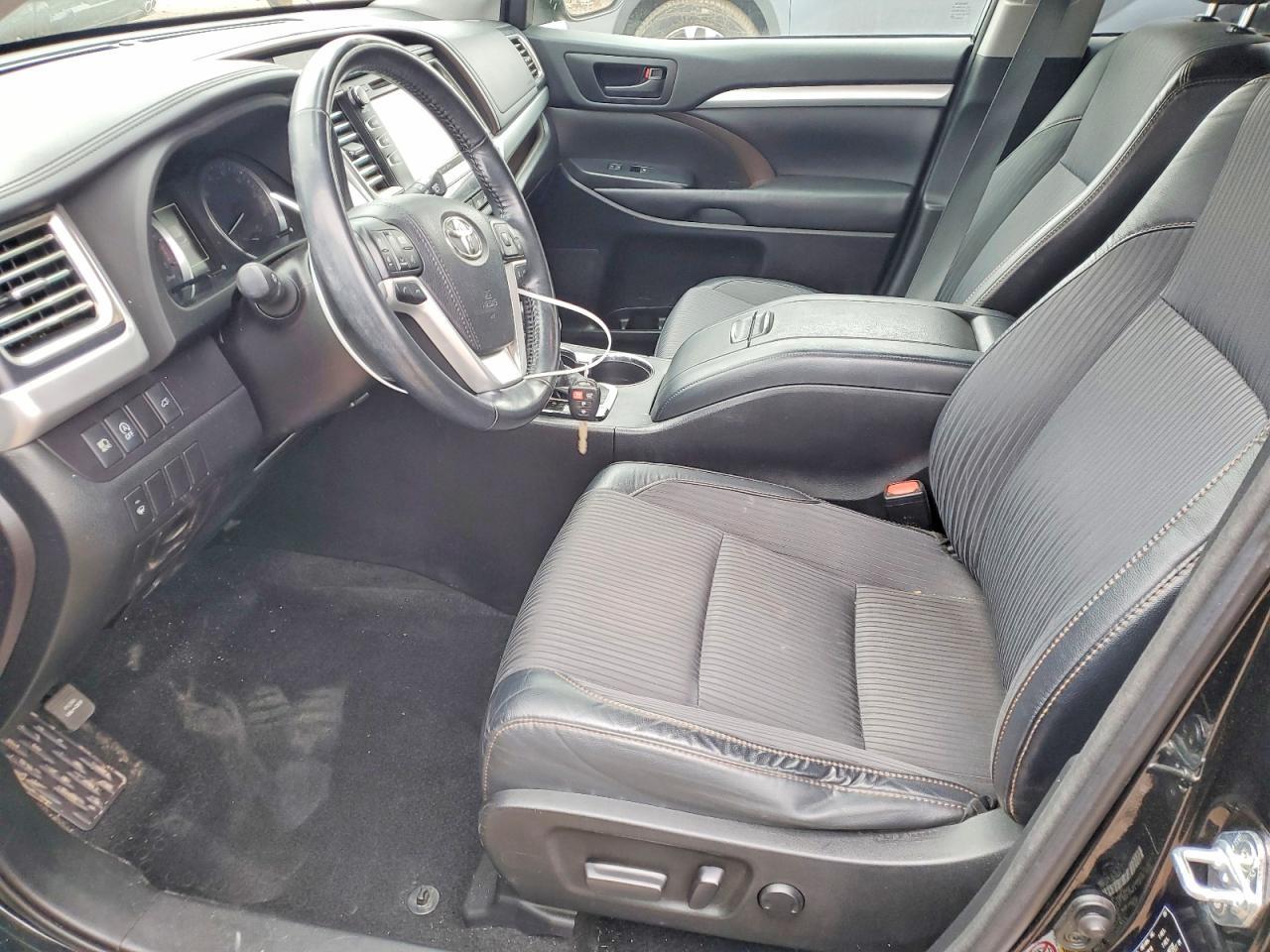 2017 TOYOTA HIGHLANDER