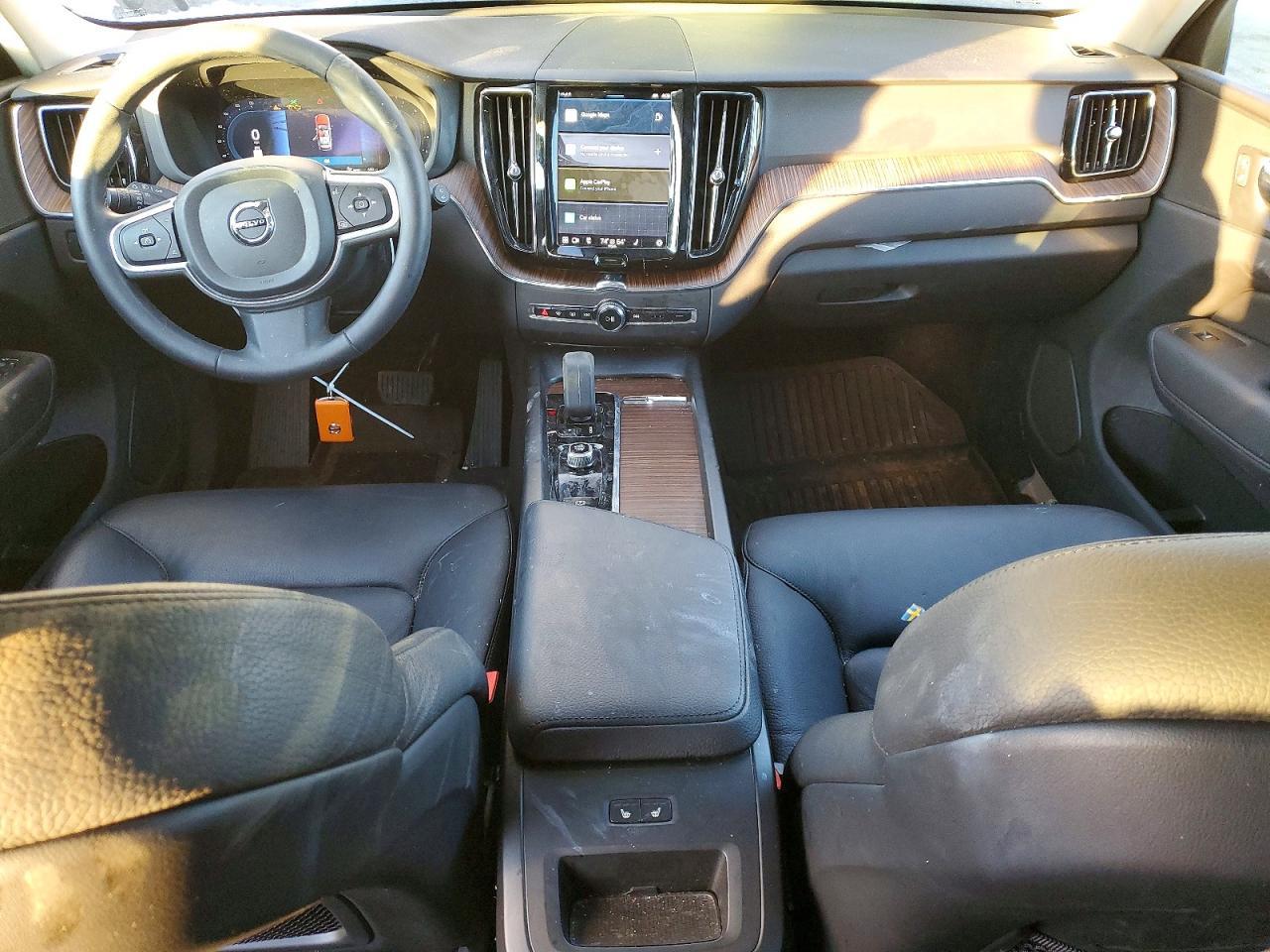 2022 VOLVO XC60