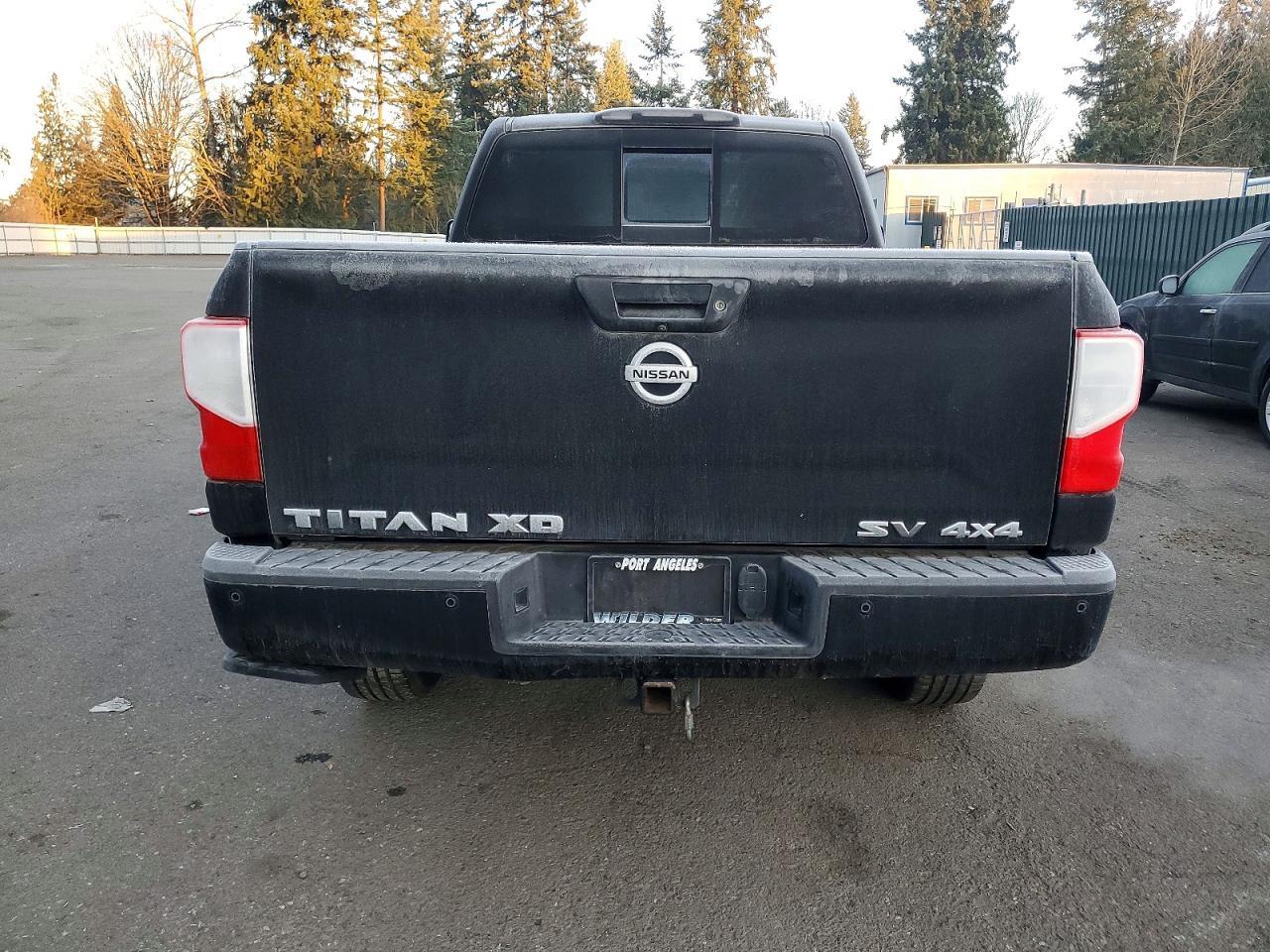 2017 NISSAN Titan